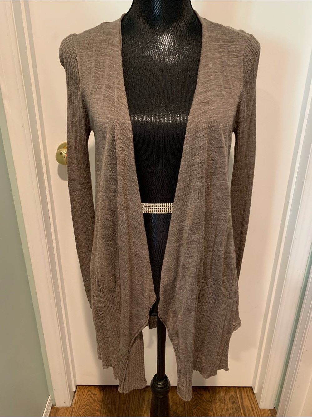 Le Château Women’s Open-Front Taupe High/Low Cardigan Sweater. Size S/M
